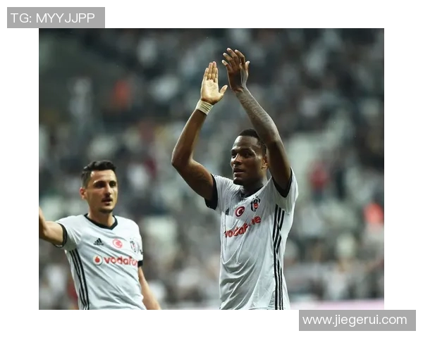 贝字足球明星的传奇之路与他们的辉煌成就探秘